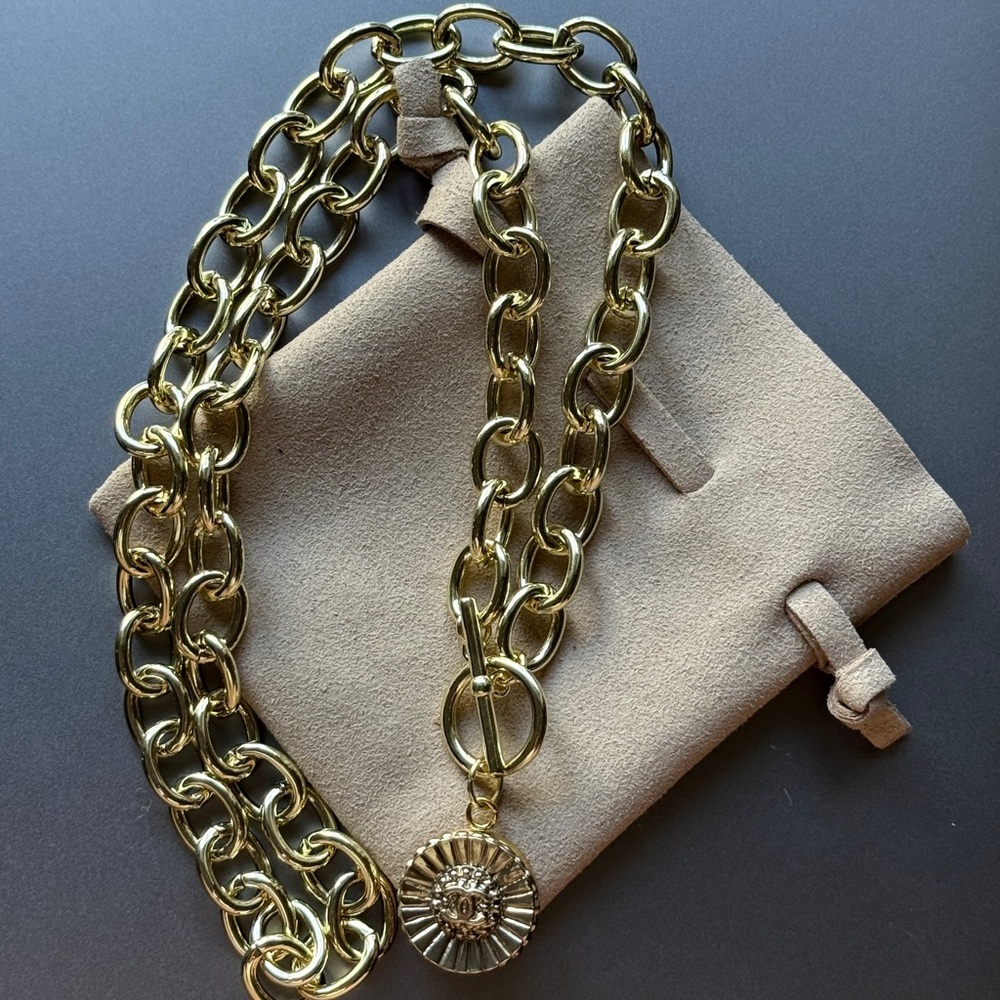 Chanel necklace - Picture 2 of 2